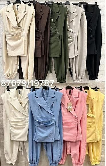 pantalone sa perjem: Elegantan dvodelni komplet – prsluk bez rukava i pantalone Dostupan u — 3