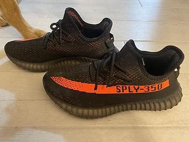 br 42: Patike – model YEEZY “SPLY-350” BROJ 45 gaziste 28,5cm Kao novo — 3