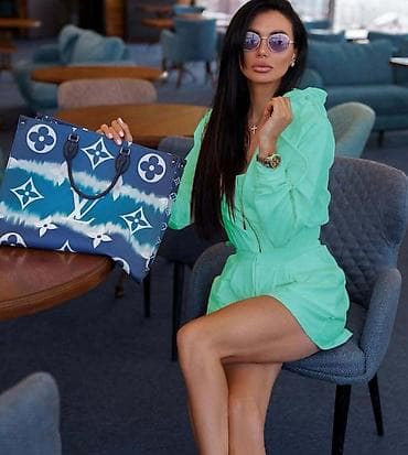 Overalls: Komplet iz 3 dela:crop top dukserica na rajfislus,majica na bratele i — 3