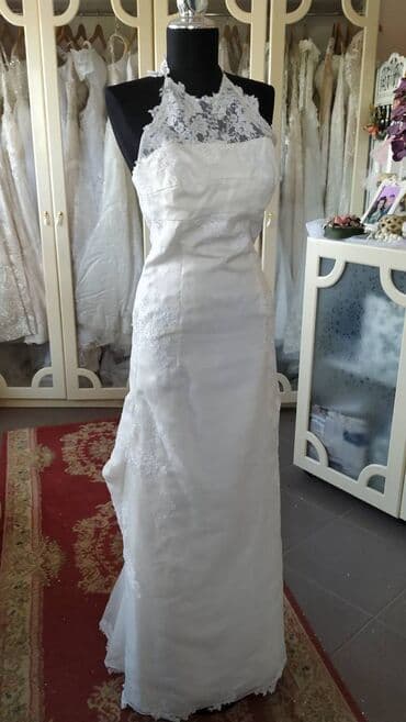 Wedding Clothes: Bela venčanica koja prati liniju tela, sa čipkanom aplikacijom preko — 1
