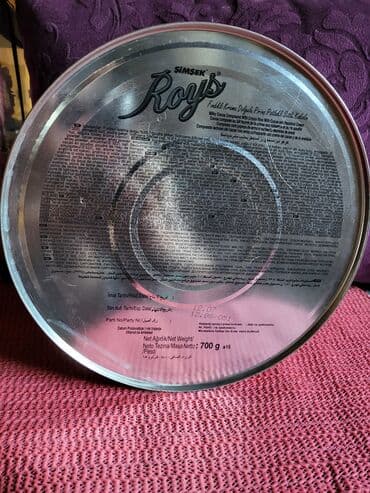 metalac staklene posude: Metalna ocuvana turska kutija iz 2005g. Visina. 10cm — 11