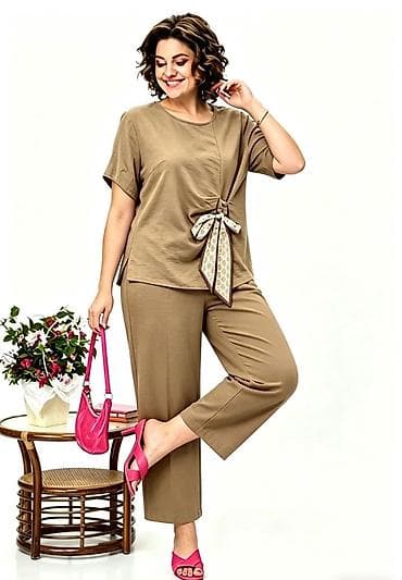 punije devojke: 05. Komplet za punije 
XL 2XL 3XL
Cena : 2.900 dinara H — 2