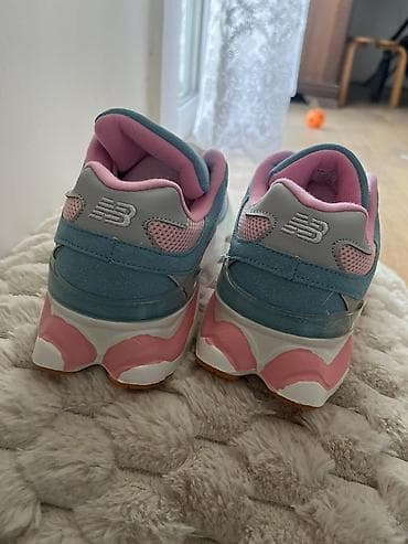 nove converse patike: New Balance patike 9060 – roze plavi & zeleni model Dostupne u — 6