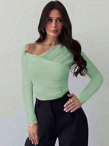 Men's Footwear: Elegantna ženska bluza sa dugim rukavima i asimetričnim izrezom na — 2