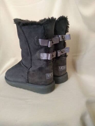 Venčanice i aksesoari: Čizme, UGG, 38 — 9