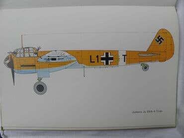 kupujem gramofonske ploče: Knjiga:Fighter A History of Fighter Aircraft (Borbeni avioni) A4 — 2