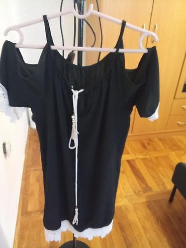 Crna haljina sa ramenima na otkrivanje (off-shoulder) i tankim na lalafo.rs Crna haljina sa ramenima na otkrivanje (off-shoulder) i tankim