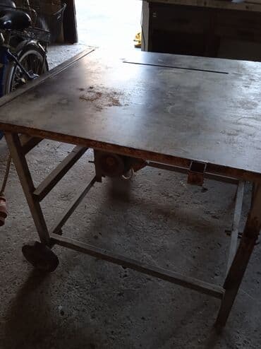 plitka posuda za pečenje pyrex: Stona kružna testera sa metalnim postoljem i radnom površinom. Pogodna — 4
