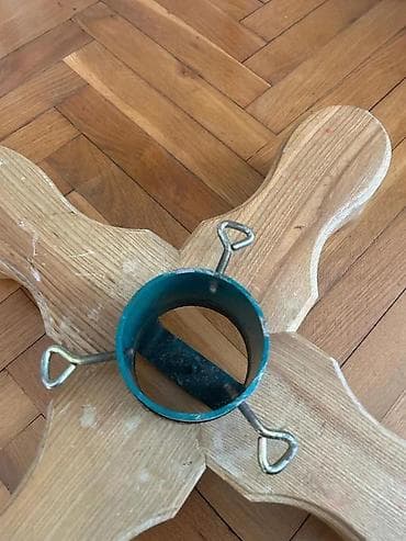 stol i klupe od drveta: Drveni stalak za jelku - Stabilna krstasta baza od punog drveta sa — 4