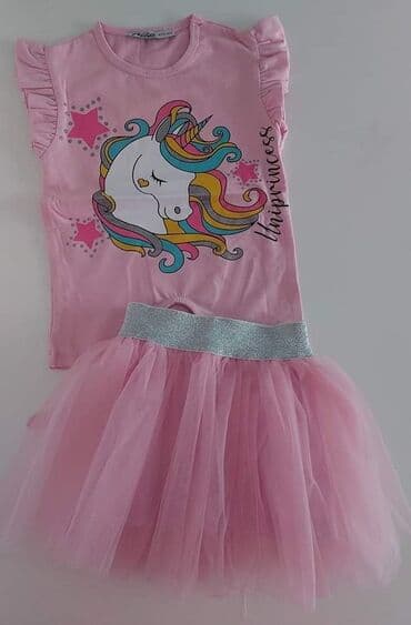 Komplet
Majica + suknja
Veličine 2/3
Cena 1400 din na lalafo.rs Komplet
Majica + suknja
Veličine 2/3
Cena 1400 din