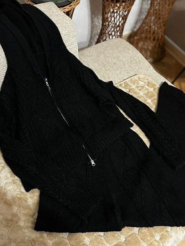 Donji veš: Damski pleteni komplet – crna boja - Dva dela: džemper sa kapuljačom — 1