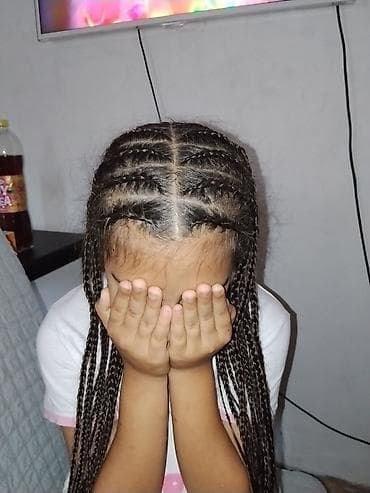 petite kroj: Pletenje afro i cornrow pletenica - Precizne sekcije i uredne linije — 4
