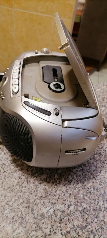 bas pojacala: Radio Weg sa ispravnim USB a CD neznam. Lepo radi
 Mirjevo — 5