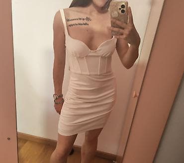 Zara nova haljina sa etiketom. Naznacena S, ali odgovara i XS