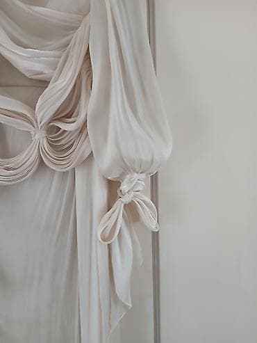 duga 9: Elegantna duga haljina u boji šampanjca/ivori, brenda DMN. - — 4