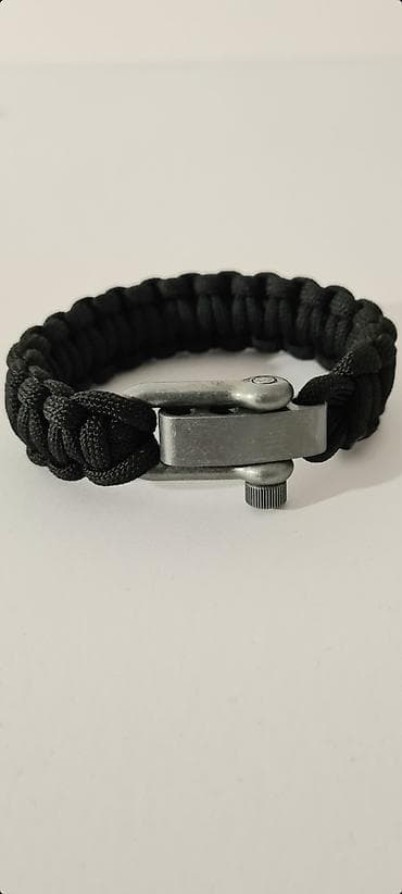 Muška odeća: - Na prodaju muška crna narukvica napravljena ručno od čvrstog — 2