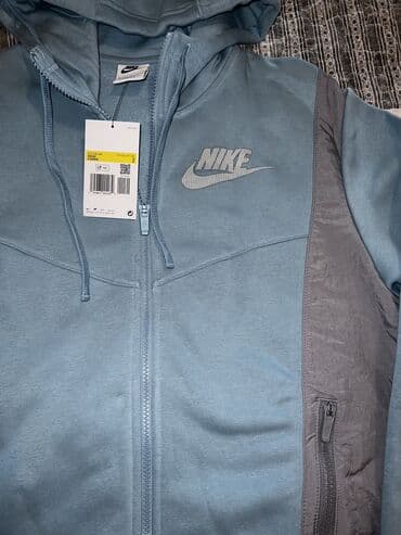 3 decembar duks: NIKE duks vel.S NOVO — 4