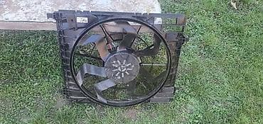 Car Parts: Mercedes-Benz 2021 year — 2