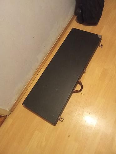 Art & Collectibles: Električna gitara tipa Stratocaster u sunburst finišu, sa belim — 5