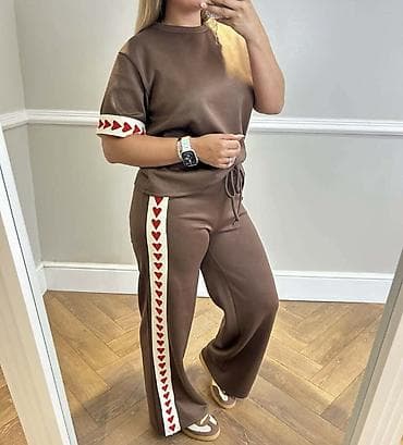 ps kombinezoni 2022: Komplet
Cena 3600
Uni vel.
V30 — 2