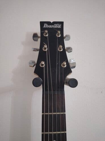 delovi za maketu fice: Električna gitara Ibanez, idealna za početnike i napredne svirače. Ima — 4