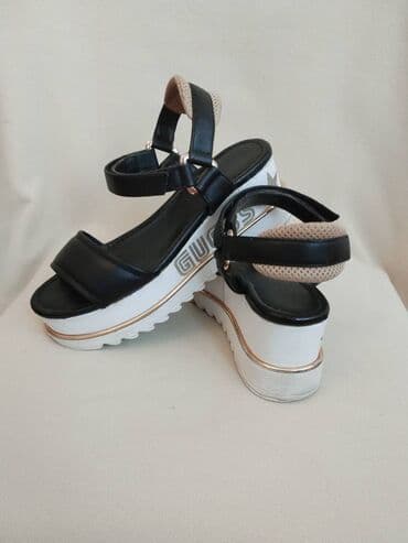 nerc bunde cena: Sandals, Guess, 36 — 3