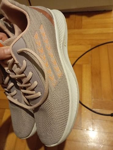 pull and bear srbija: Dve vrste obuće: 1) Zimske slip-on patike/čizme - Crna vodoodbojna — 8