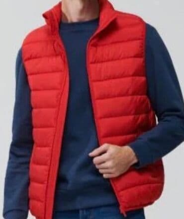 moncler prsluci: Prsluci M L XL XXL
CENA 2500 din — 2