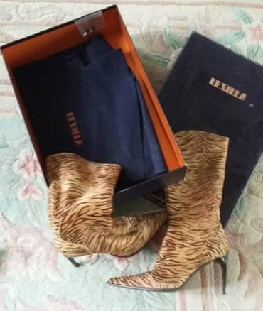 High boots, 37