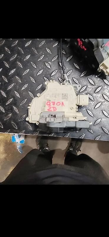 prekidac za sekvent plin: AUDI Q7 4M 16-23 DELOVI BRAVA VRATA ZADNJA DESNA 4G0839016C | Audi — 3