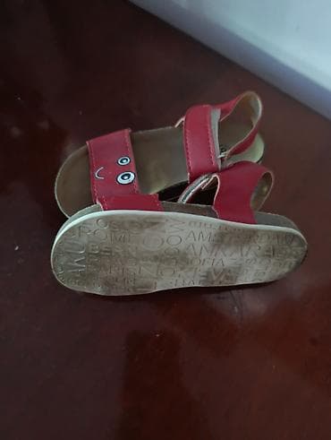 deichmann sandale za bebe: Dečije sandale, crvene boje, sa simpatičnim nasmejanim motivima na — 2