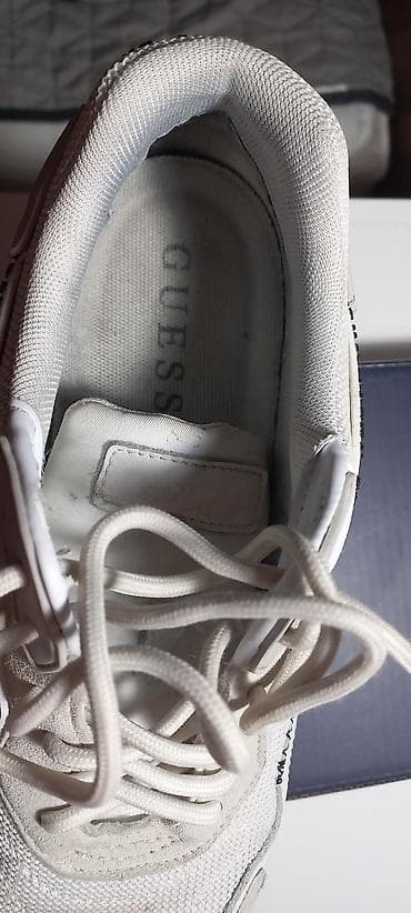 starke sa djonom: Patike, Guess, veličina - 39 — 2