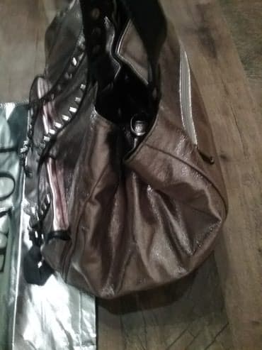 lv kais: Shoulder bag — 2