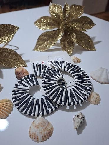 Velike kružne minđuše – crno‑bele - Dizajn: geometrijske okrugle