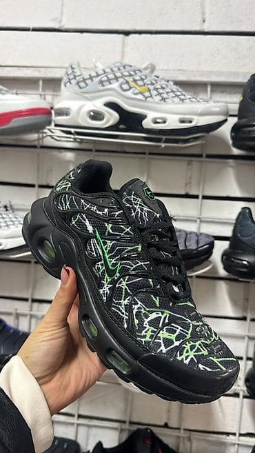 Boots: 41-46 za 
3600 din
pb — 5