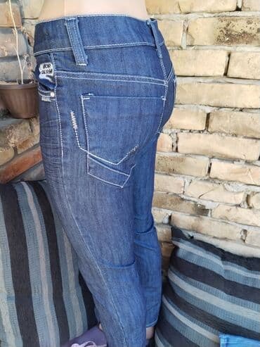 pantalone elipsa: Farmerke vel S
Kao nove — 3
