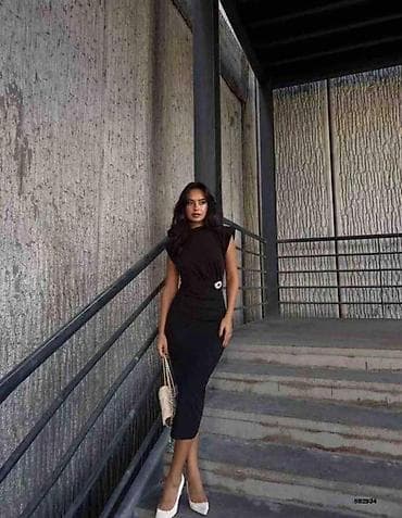 Women's Sweatsuits: 💫Elegantna midi haljina bez rukava
✅2800 din — 2