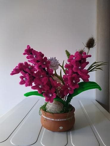 Sweatpants: Ručni aranžmani od plišanih žičica u saksiji - Dekorativni cvetni — 3