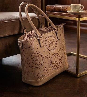 Torba – velika shopper/tote, bež/karamel nijansa - Materijal: mekana na lalafo.rs Torba – velika shopper/tote, bež/karamel nijansa - Materijal: mekana