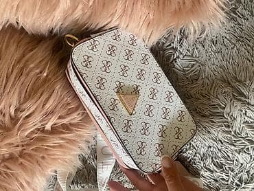 Guess torba kozna nova akcija 3000 din na lalafo.rs Guess torba kozna nova akcija 3000 din