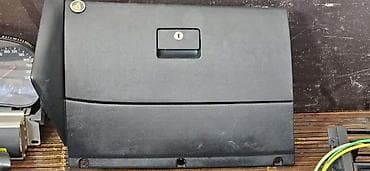 SARKA NOSAC GRANICNIK ZA VOLKSWAGEN GOLF 4