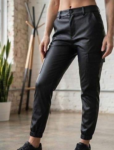 samba adidas patike: Ženske crne pantalone od eko kože – cargo/jogger kroj - Materijal — 1