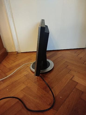 kastofin tablet: LG Flatron L204WS LCD monitor — 4