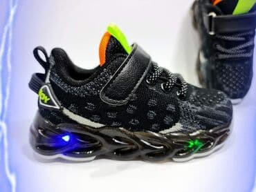 bonatti kupaci za devojcice: Svetlece patikice Odlican model tekstilnih svetlecih patikica Imaju — 1