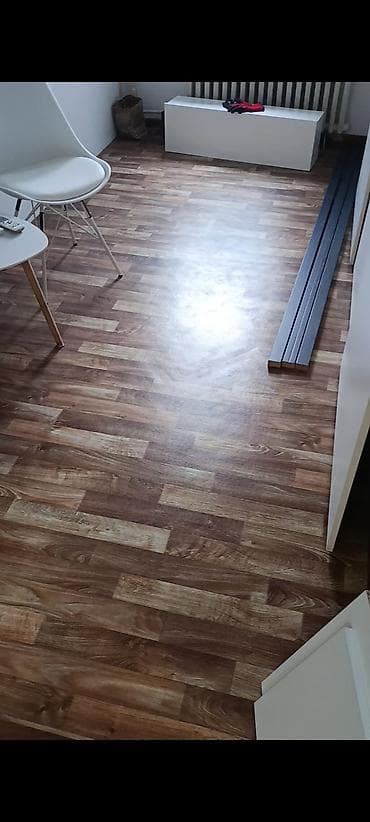 komode za kupatilo: -Pult   se izradjuje se od Univera debljine 18mm u kombinaciji bele i — 5
