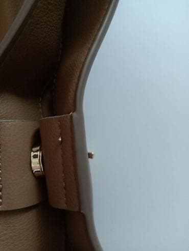 torbe desigual: Ženska torba – shopper/hobo stil, boja topli karamelnosmeđa. - — 7