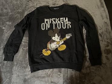 Bershka duks s veličina bez oštećenja na lalafo.rs Bershka duks s veličina bez oštećenja