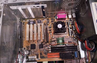 Motherboards: Abit BX133-RAID + Cel 633 + 2x128 MB + 2x64 MB SDRAM-a Jedna od — 2
