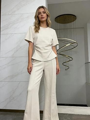 Damski komplet – majica i pantalone - Kroj: kratke rukave, okrugao na lalafo.rs Damski komplet – majica i pantalone - Kroj: kratke rukave, okrugao