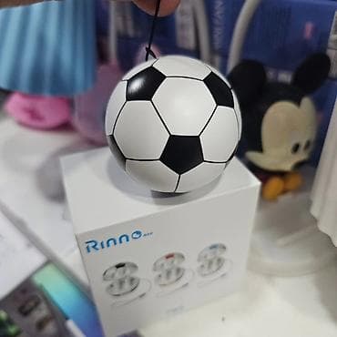Bežične slušalice dizajnirane u obliku fudbalske lopte.  Model: Rinno — 6